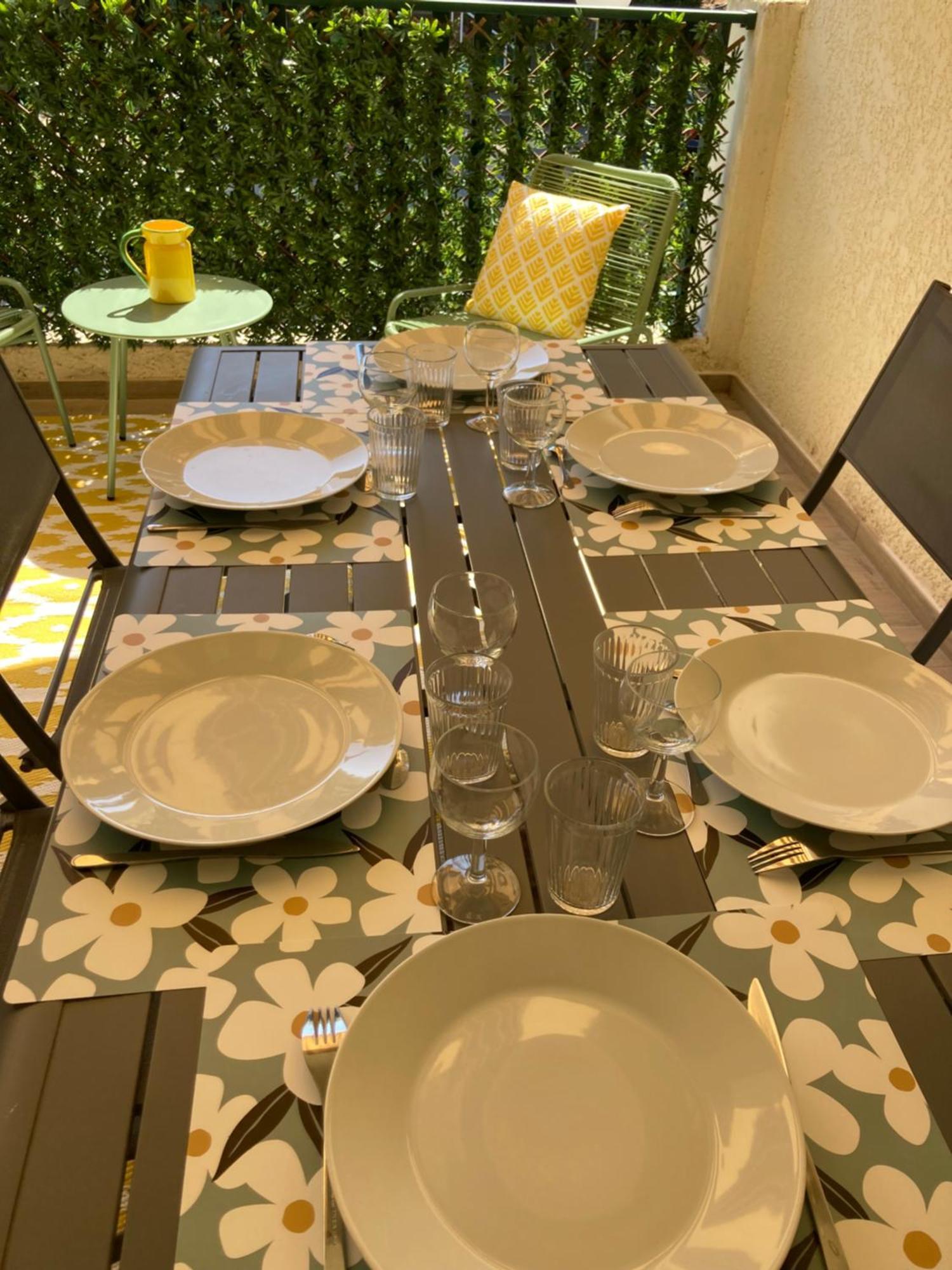 Studio 110 Grande Terrasse Proche Mer Бандол Екстериор снимка